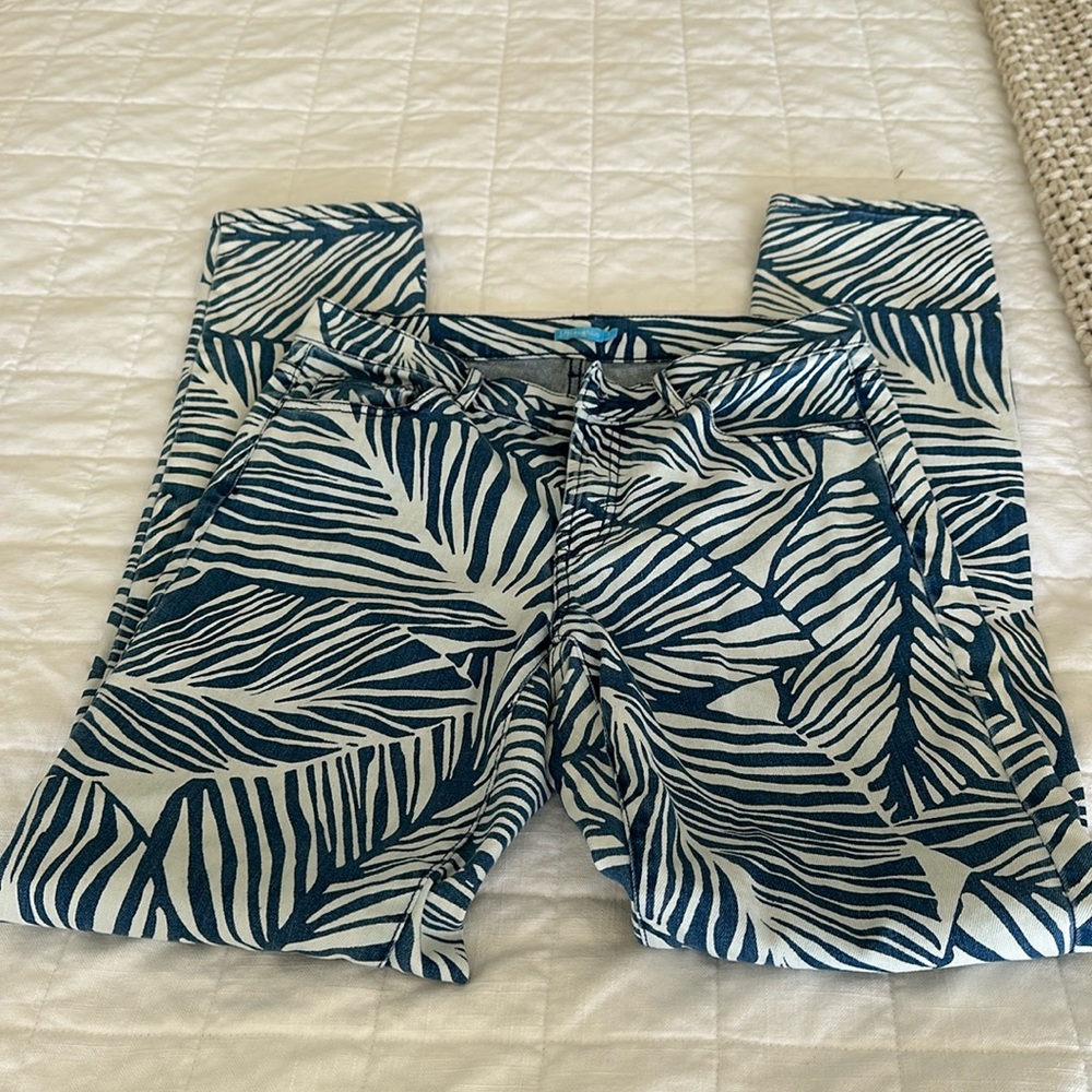 J McLaughlin size 4 blue safari five pocket jeans, great condition, straight leg